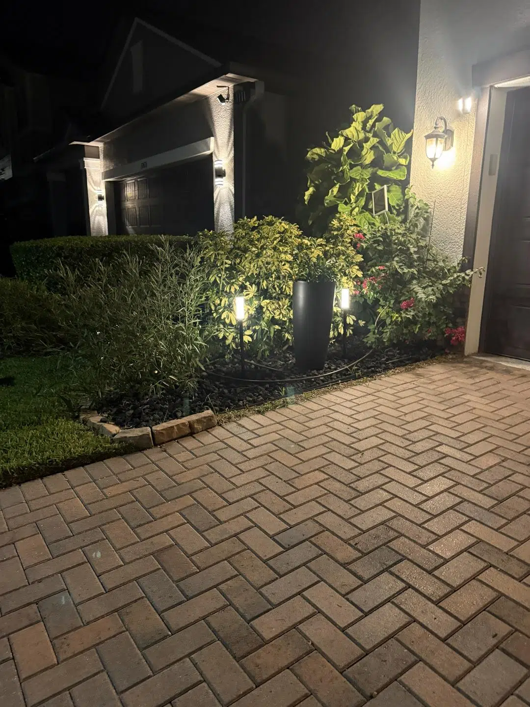 Driveway Garden Lighting Near Entryway Tampa